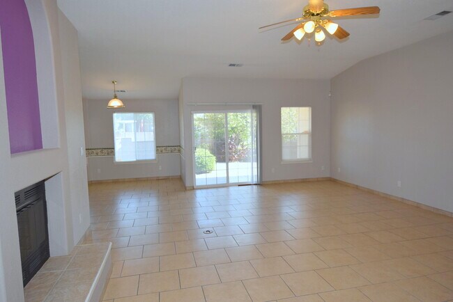 Foto del edificio - 5415 Kokopelli Ct NW
