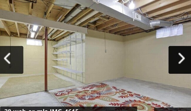 Foto del edificio - 1740 Churchill Downs Rd