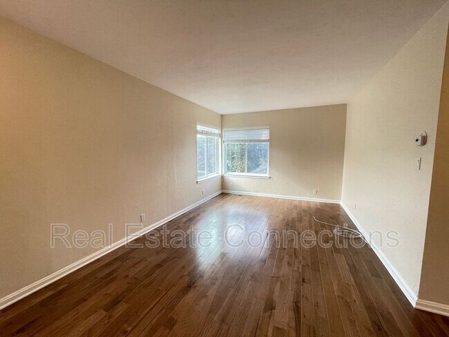 Building Photo - 3713 Southwood Ave