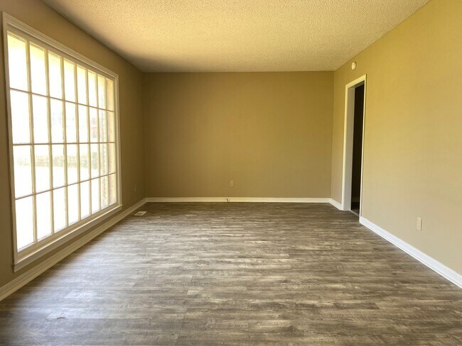 Foto del edificio - 1610 Burroughs Ave