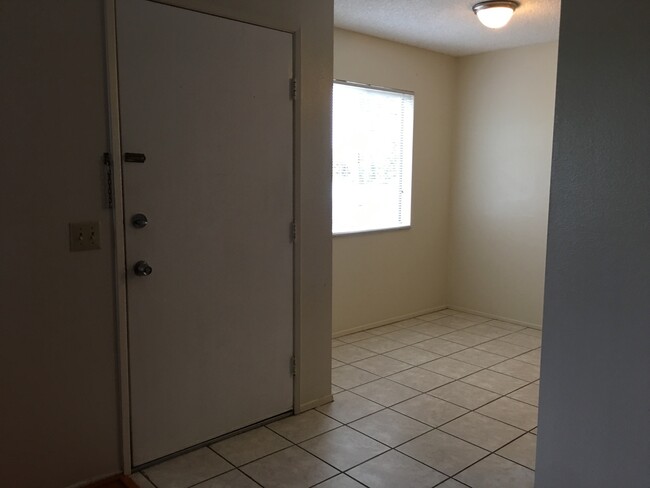 Foto del edificio - Two Bedroom Home Available in Oceanside!