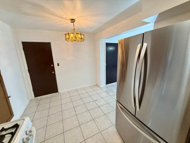 Foto del edificio - 255 E Oak St