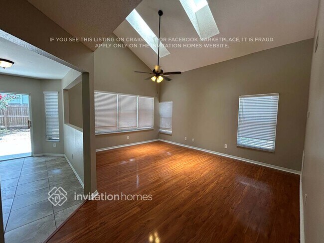 Foto del edificio - 2404 Needham Dr