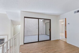 Building Photo - 10444 Canoga Ave