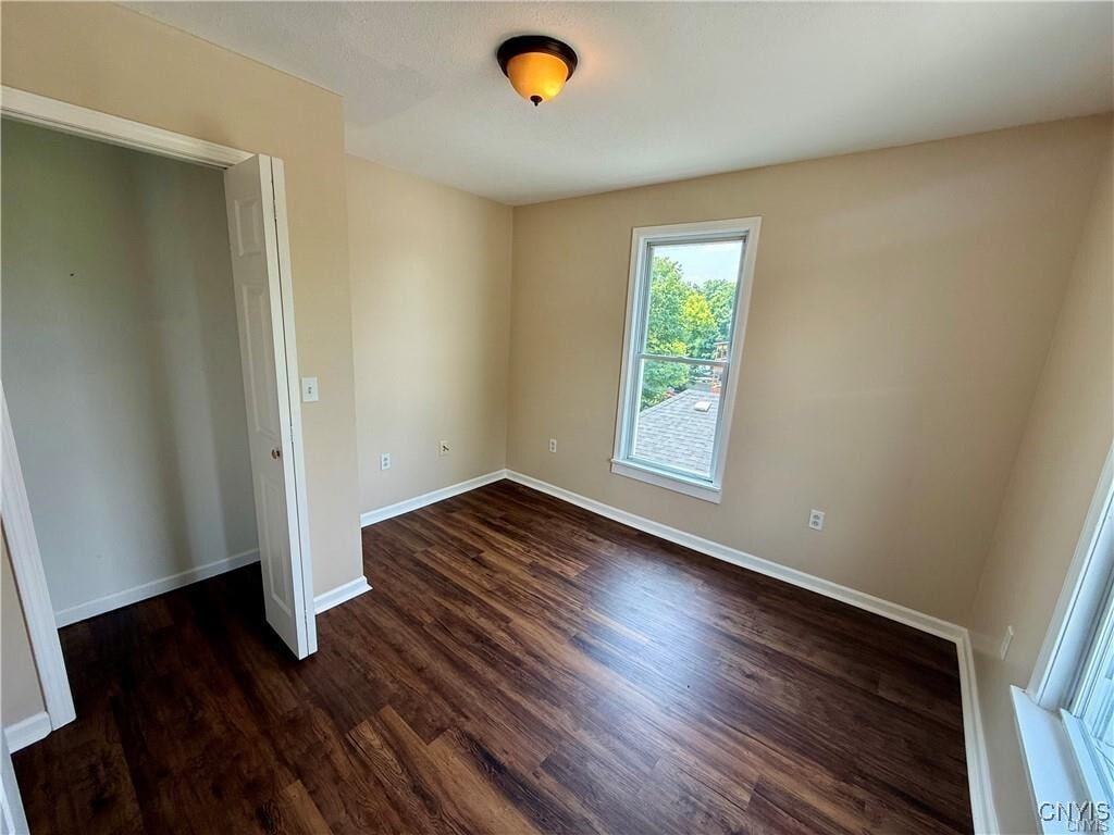 Foto del edificio - 5 E Main St