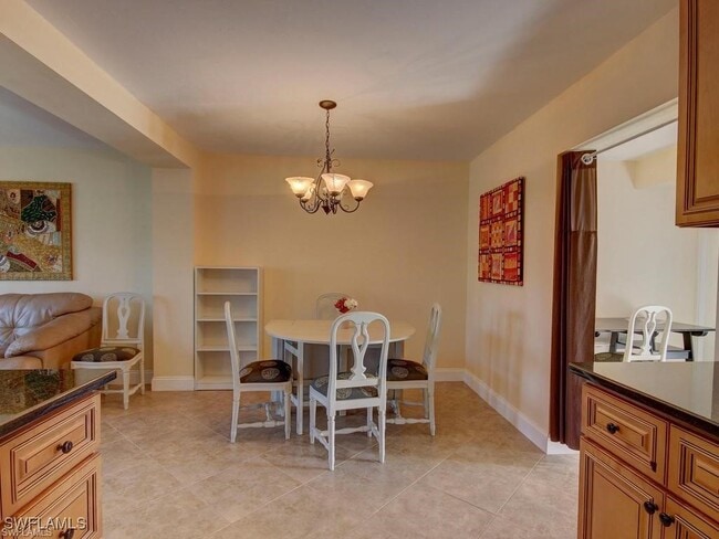 Foto del edificio - 4912 Hawaii Blvd