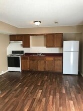 Building Photo - 901 N Lynn St