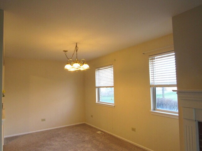 Foto del edificio - 2826 Meadow Ln