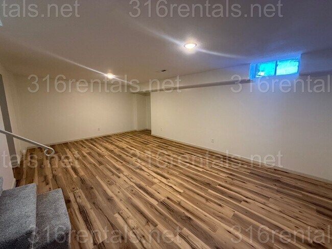 Building Photo - 3113-3115 S Bunker