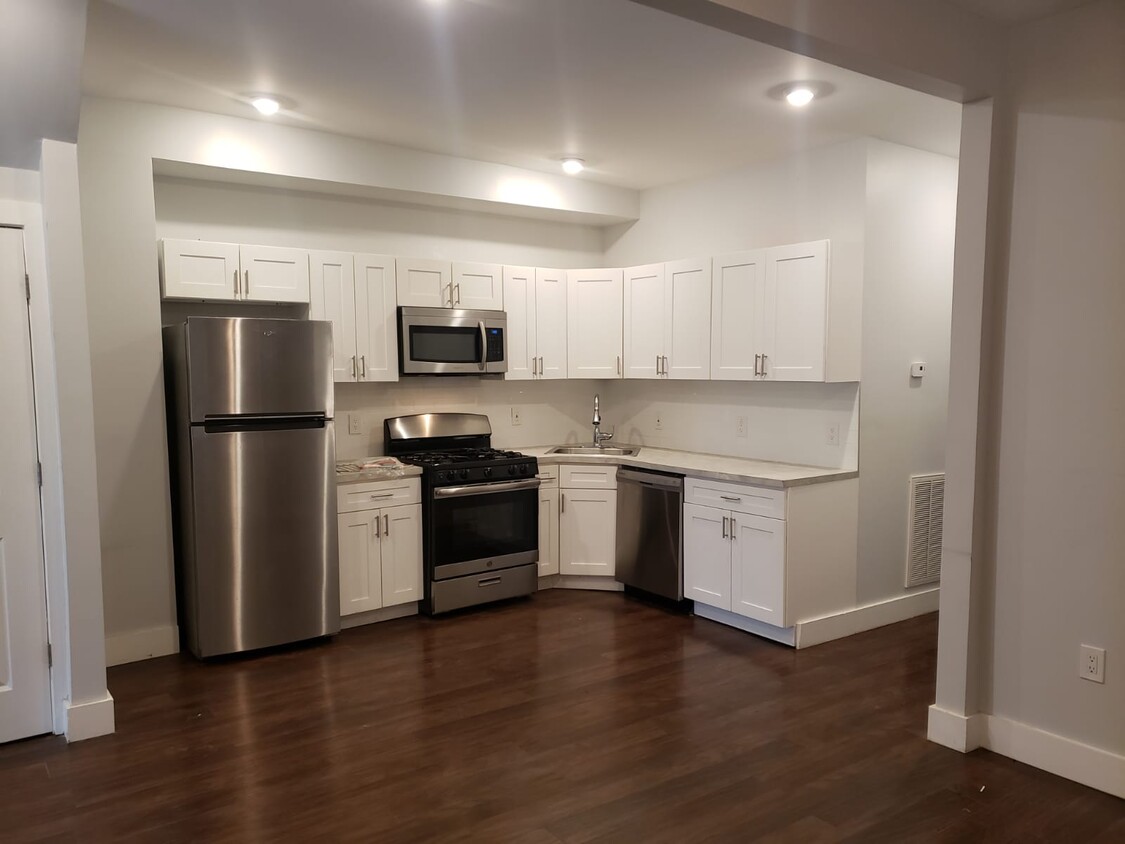 Foto principal - 62 Randolph Ave