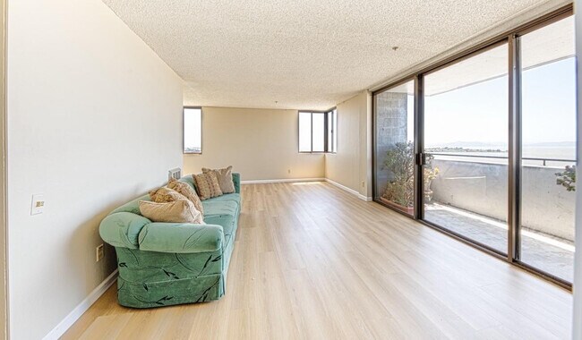 Photo - 555 Pierce St Apartment