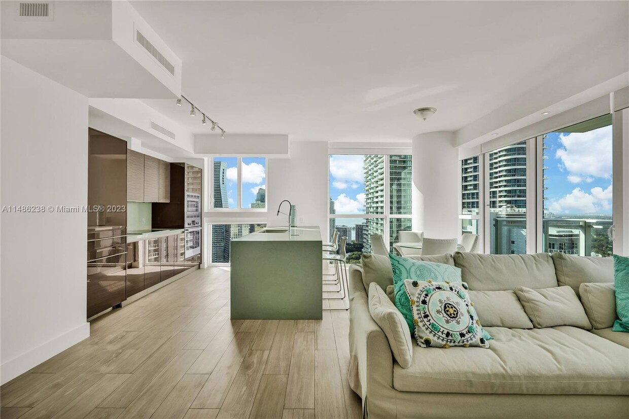 Foto principal - 1080 Brickell Ave