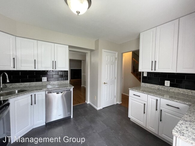 Building Photo - 3 br, 1.5 bath House - 300-H S 11TH ST