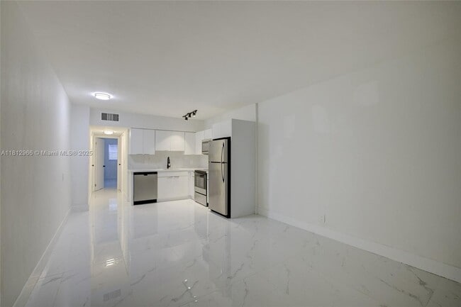 Building Photo - 1740 Funston St