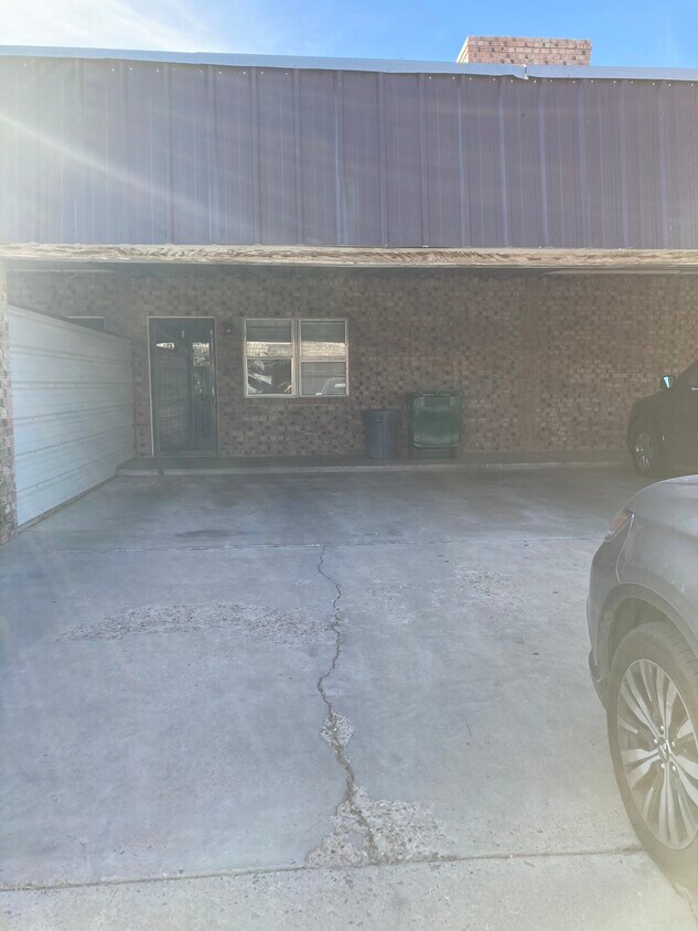 417 W Kiowa Ave, Hobbs, NM 88240 Townhouse for Rent in Hobbs, NM