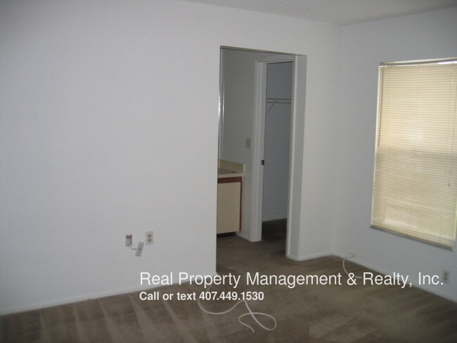 Foto del edificio - 3 BR / 2 BA Duplex Off Dean Road