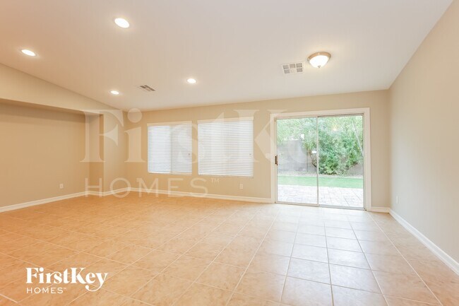 Foto del edificio - 9325 Thunder Falls Ct