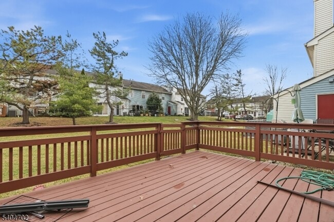 Building Photo - 374 Aldeburgh Ave