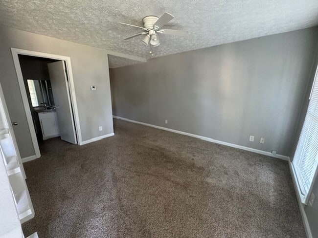 Building Photo - 103 Peachtree Ct