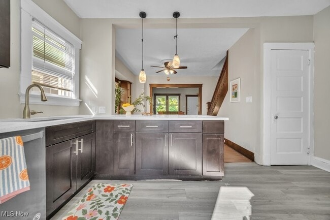 Foto del edificio - 1457 W 114th St