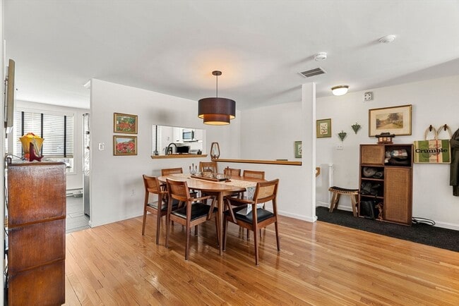 Building Photo - 126 Merrimac St