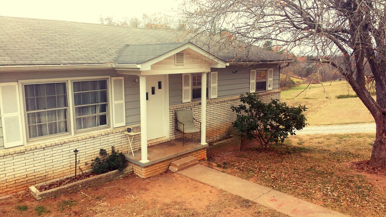 94 Church Street, Weaverville, NC 28787 House for Rent in Weaverville