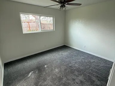 Foto del edificio - 1740 Marigold Ln