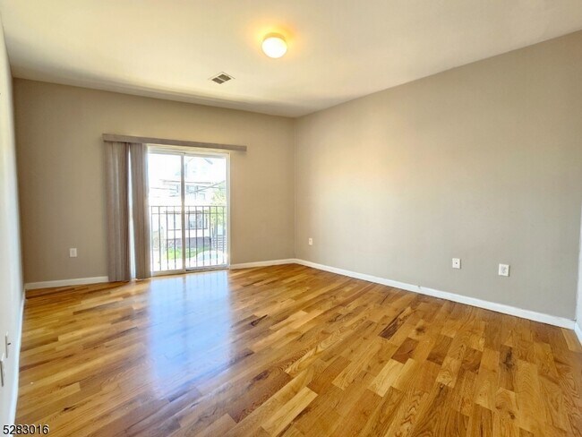 Foto del edificio - 804 Summer St