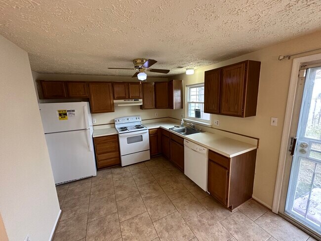 Building Photo - 7227 Branchwood Pl