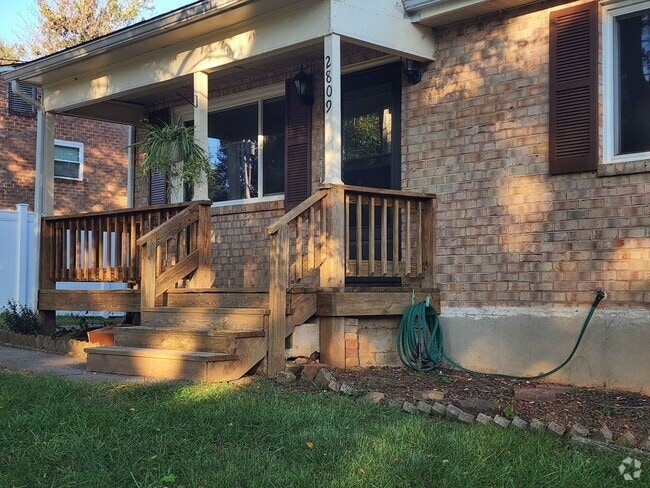 Building Photo - 2809 Creekwood Dr