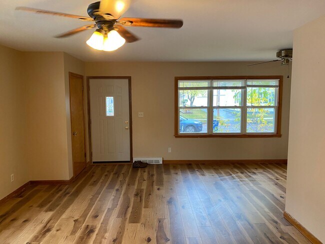 Foto del edificio - 4 bed 2 bath single family home in Merrill