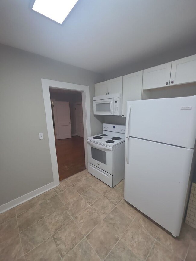 Foto del edificio - Single-Level 1-Bedroom Home with Yard and Covered Porch in Sparta