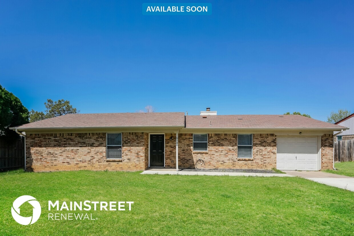 Foto principal - 619 Prairie View Dr