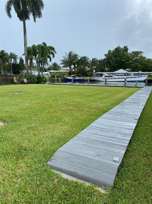 Foto del edificio - 4449 SW 34th Terrace
