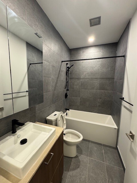 Building Photo - 5511-5511 Bilby St