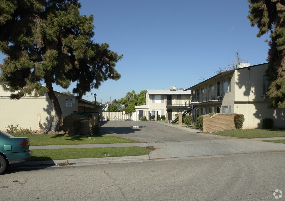 Primary Photo - Vista del Loma Apartments