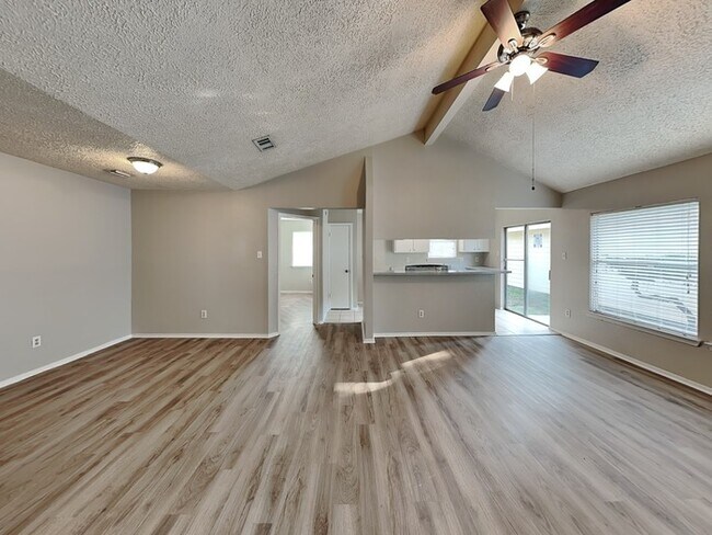 Foto del edificio - 9326 Golden Sunshine Dr