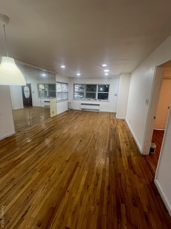 Foto del edificio - 69-21 229th St