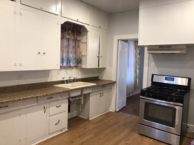Foto del edificio - Highland Park 2/1 Home Ready for Move-In