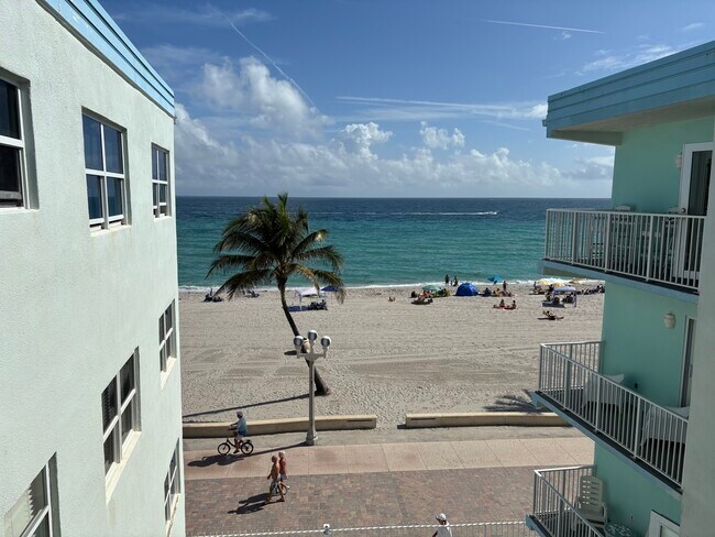 Foto del edificio - 2600 N Surf Rd