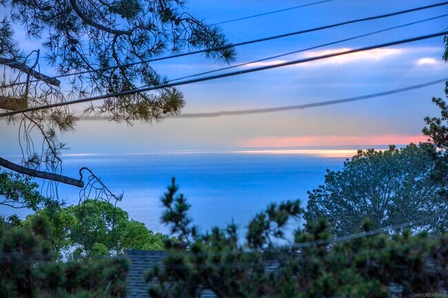 Building Photo - 561 Van Dyke Ave