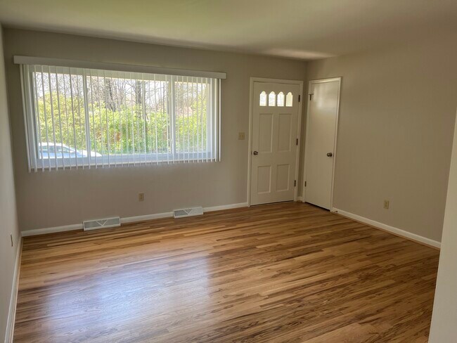 sala de estar - 1818 W Loveland Ave