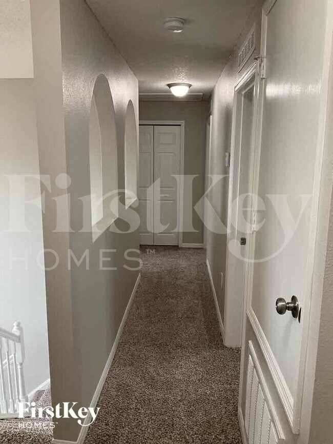 Building Photo - 7094 Shady Pine Ct