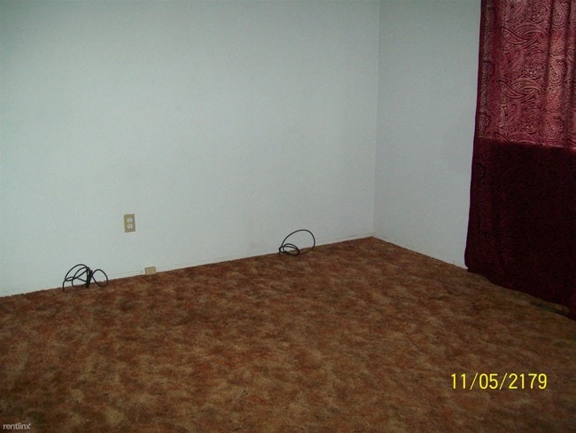 Building Photo - 3 br, 1 bath House - 2618 Lester st
