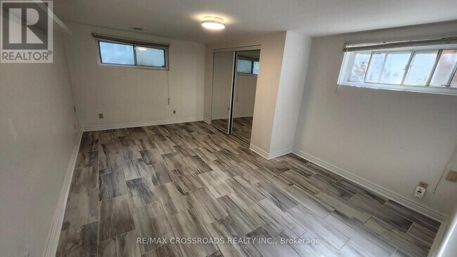 Building Photo - 140 Combermere Dr