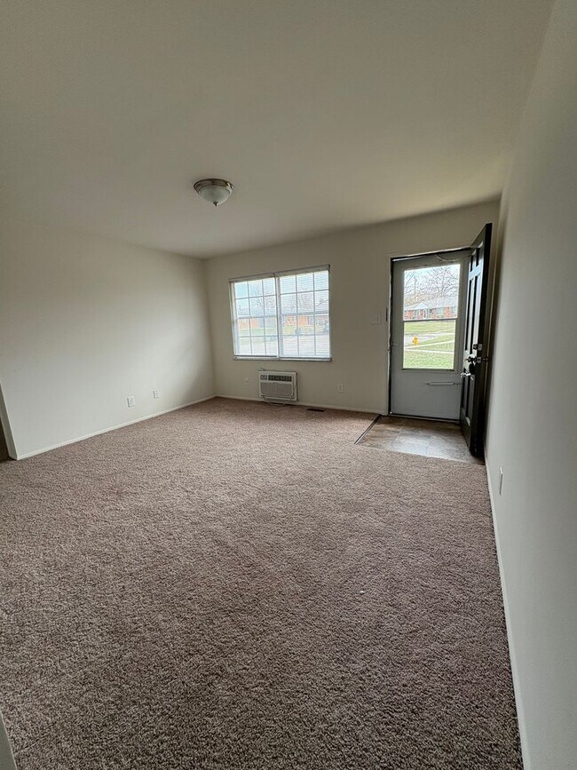 Foto del edificio - 2 bedroom ranch style apartment