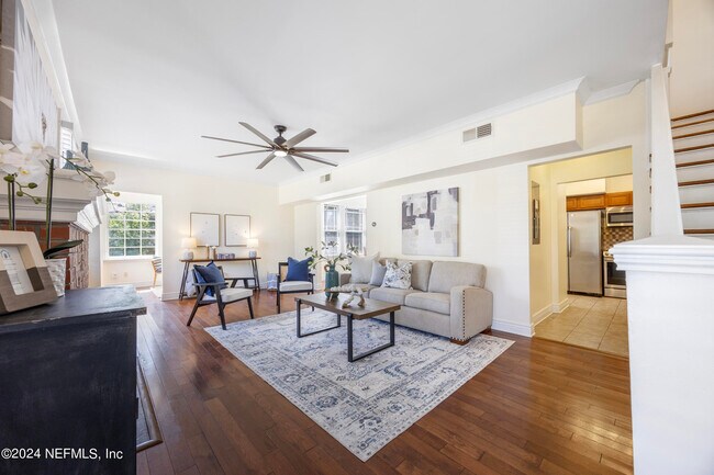 Foto del edificio - 2976 Collier Ave