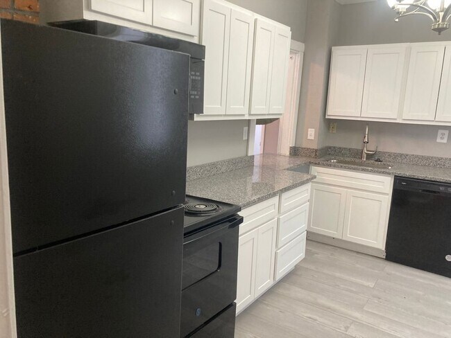 Foto del edificio - 1291 Purcell Ave