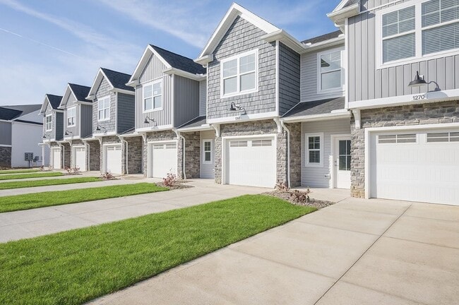 Building Photo - Ashton Mills Townhomes
