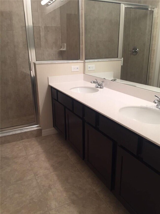 Foto del edificio - 2495 Seven Oaks Dr